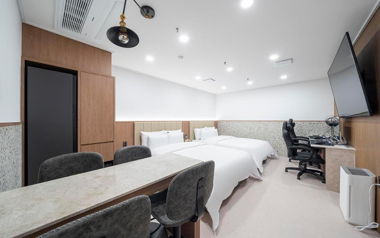Rosy Hotel Cheongju Ngoại thất bức ảnh