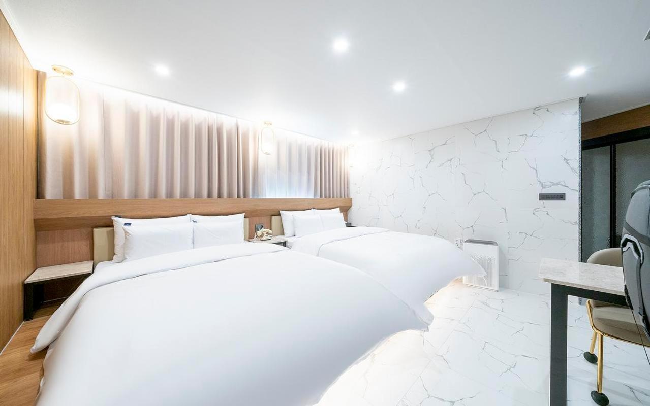 Rosy Hotel Cheongju Ngoại thất bức ảnh