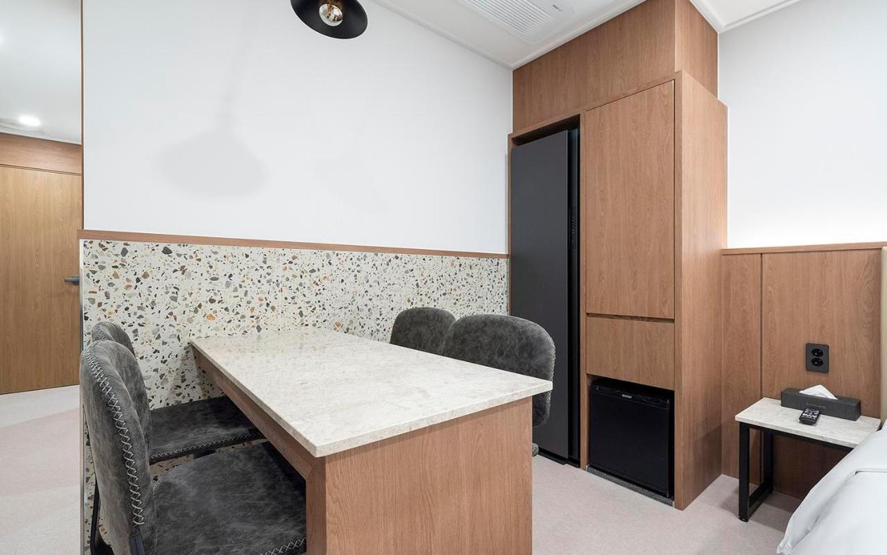Rosy Hotel Cheongju Ngoại thất bức ảnh