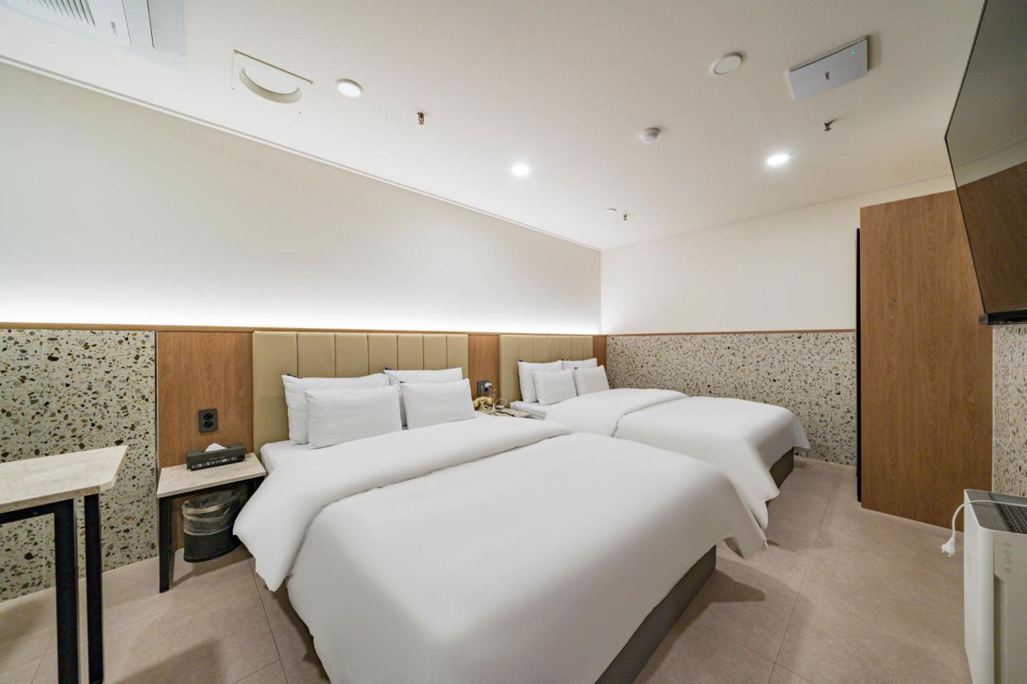 Rosy Hotel Cheongju Ngoại thất bức ảnh
