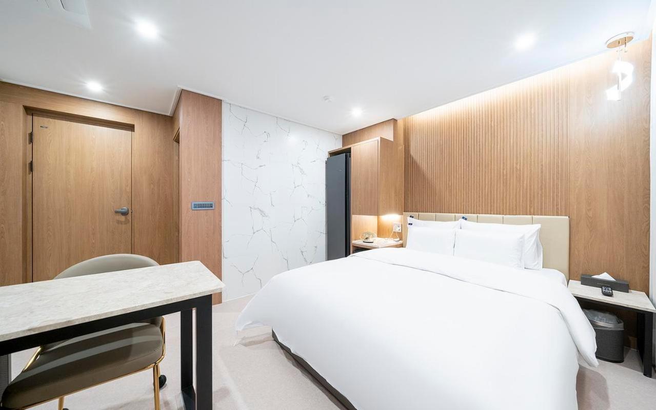 Rosy Hotel Cheongju Ngoại thất bức ảnh