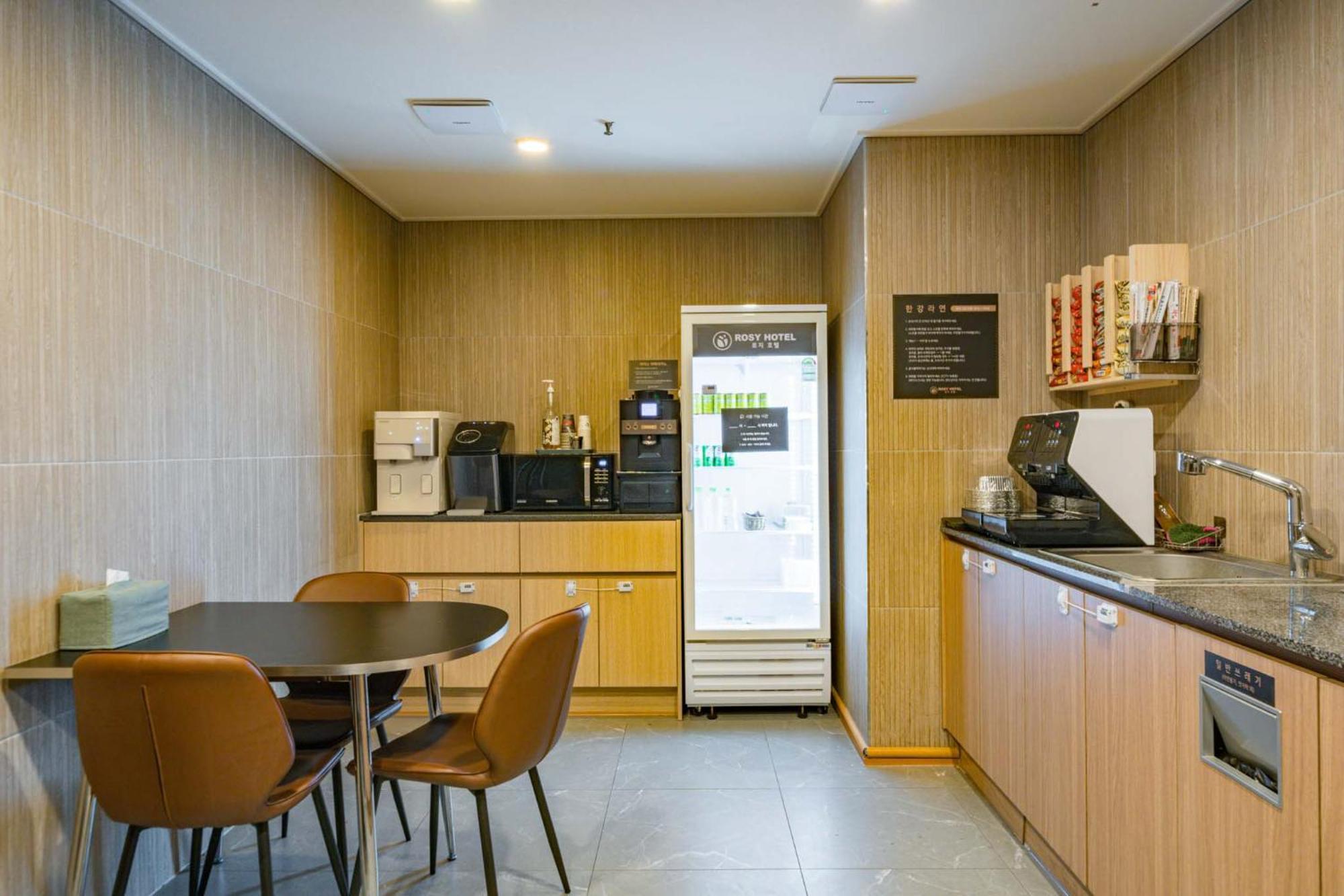 Rosy Hotel Cheongju Ngoại thất bức ảnh
